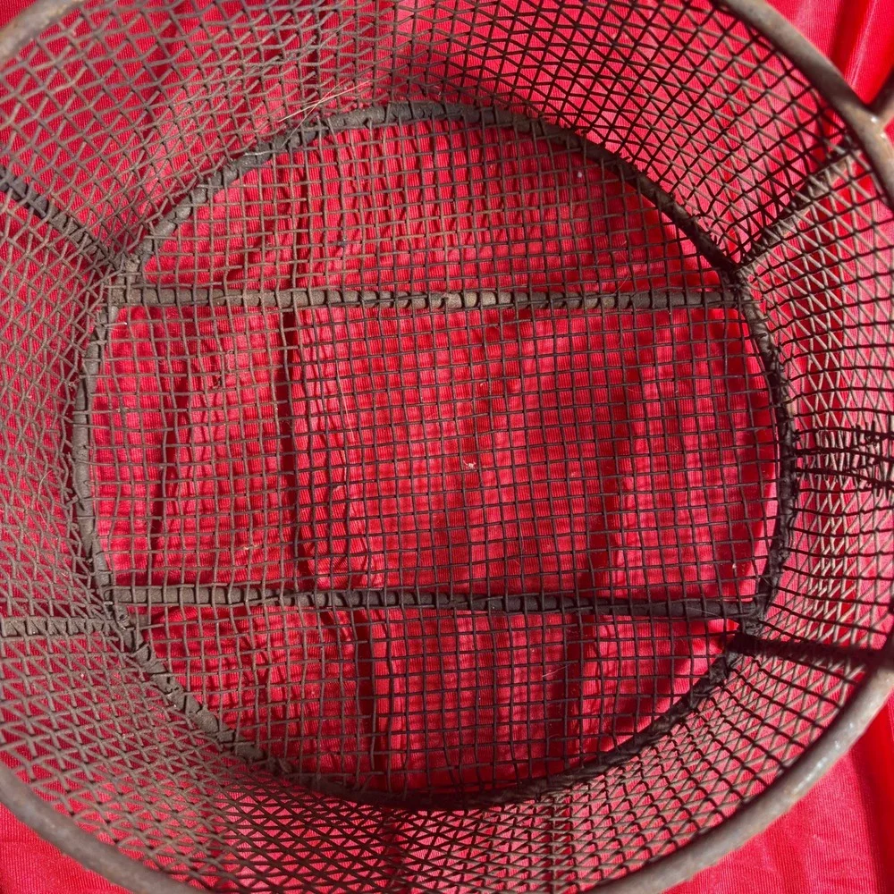 Antique Sturdy Industrial Metal Wire Vtg Meshed Farmhouse Rustic Primitive Decor
